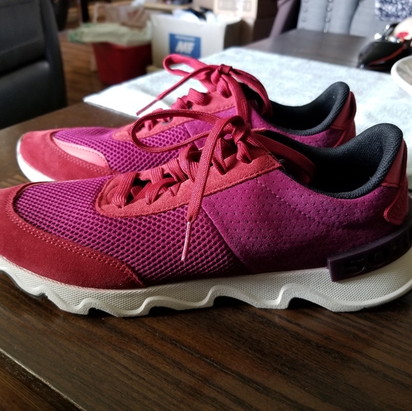 Sorel brand new sneakers - Picture 3 of 4